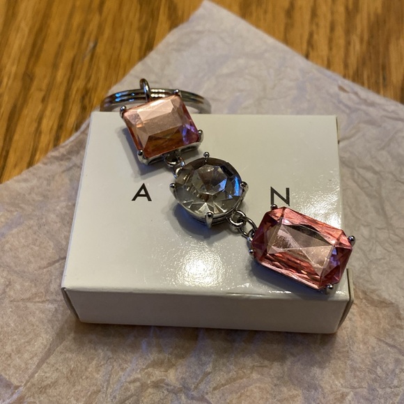 Avon 3 Stone Key Ring - Picture 2 of 6